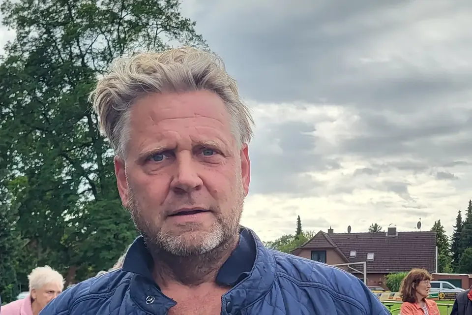 Dierk Beneke bei der Unterstützung nach dem Hagelereignis in Heidenau